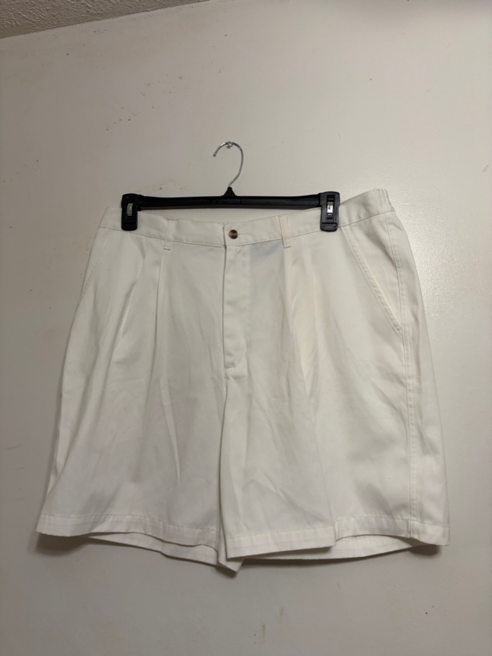 Puritan White Women's Pleated Bermuda Shorts